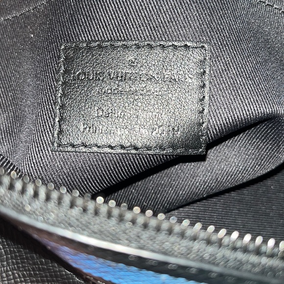 Authentic Louis Vuitton Paris Tagia Rainbow Pochette
A4 Black / Limited Edition - Picture 10 of 10
